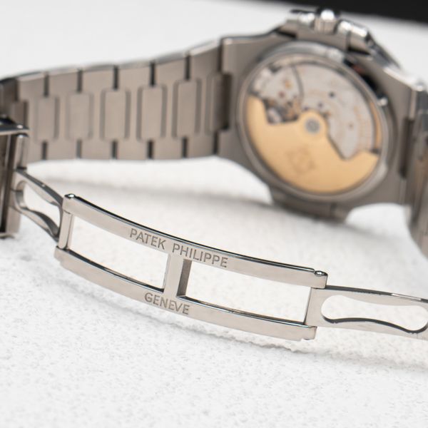 Patek Philippe Nautilus 5800/1A-001